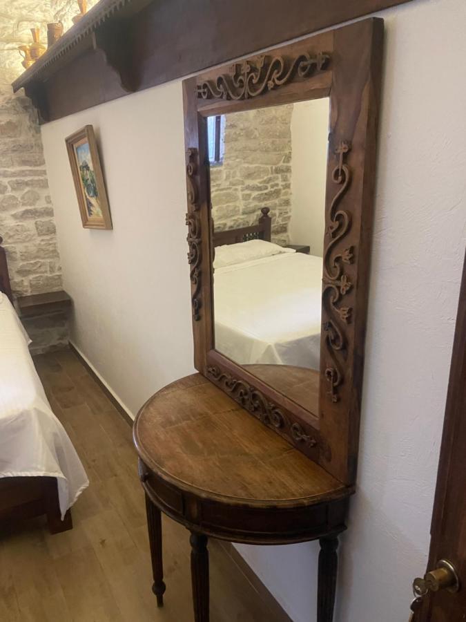 Konaku Guest House Gjirokastër Exterior foto