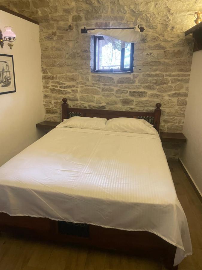 Konaku Guest House Gjirokastër Exterior foto