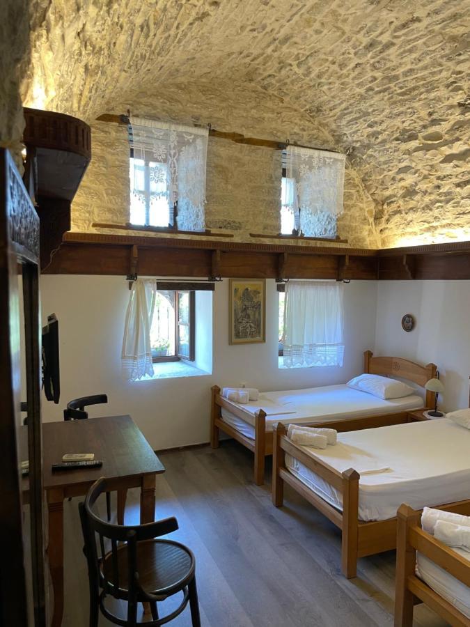 Konaku Guest House Gjirokastër Exterior foto