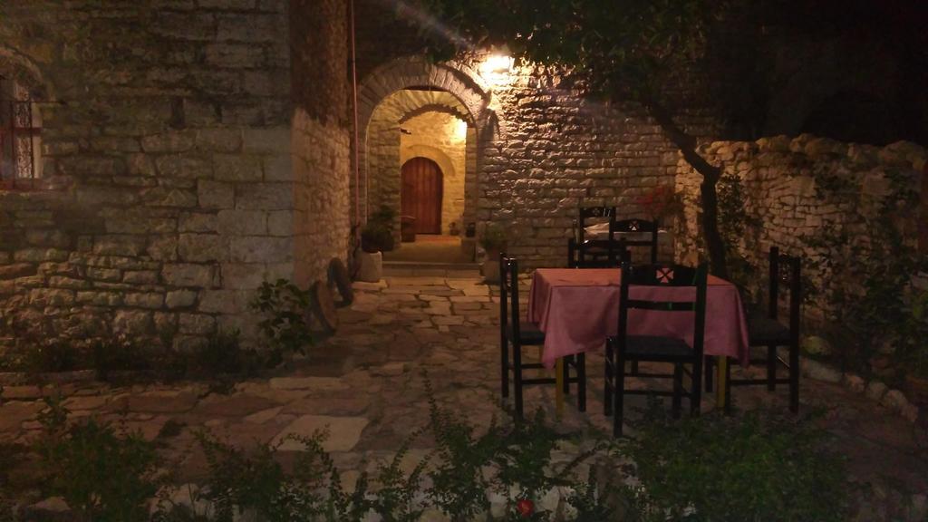 Konaku Guest House Gjirokastër Exterior foto