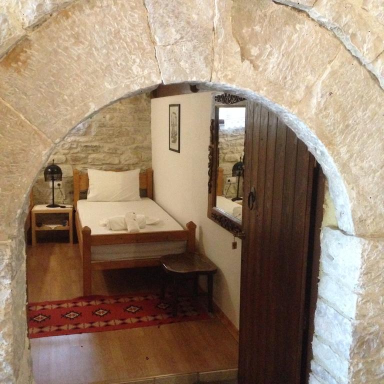 Konaku Guest House Gjirokastër Exterior foto