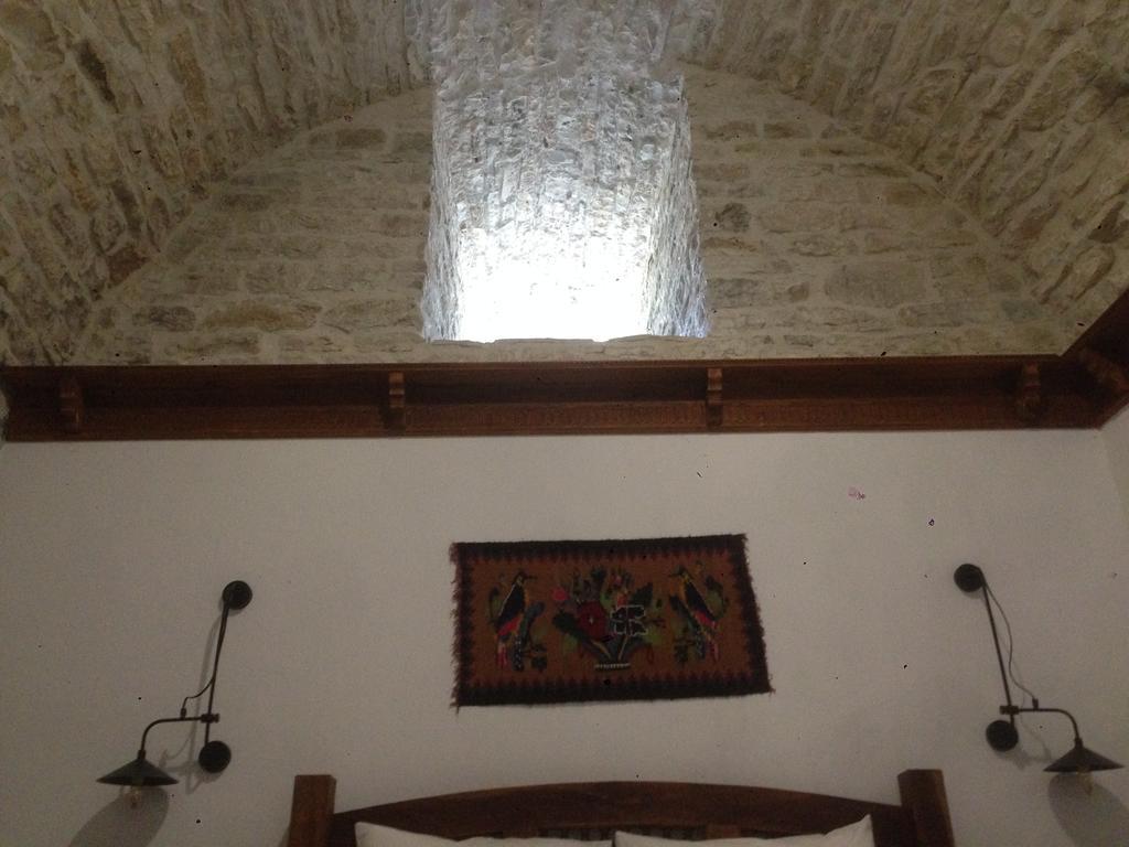 Konaku Guest House Gjirokastër Exterior foto