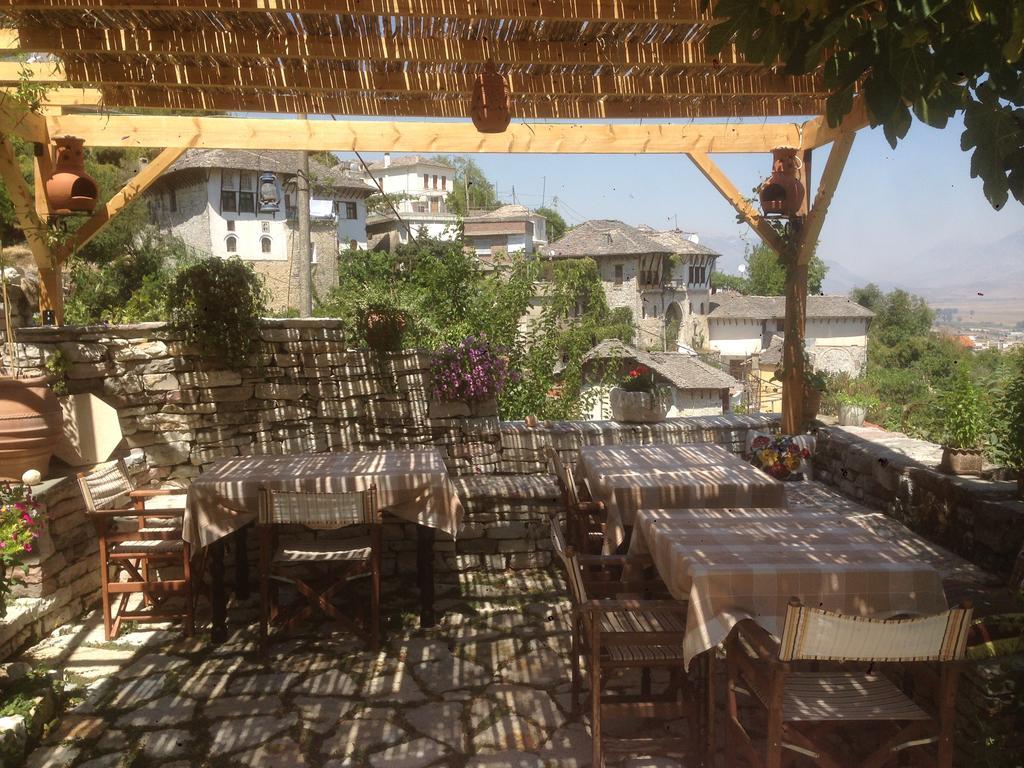 Konaku Guest House Gjirokastër Exterior foto