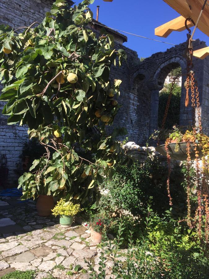 Konaku Guest House Gjirokastër Exterior foto