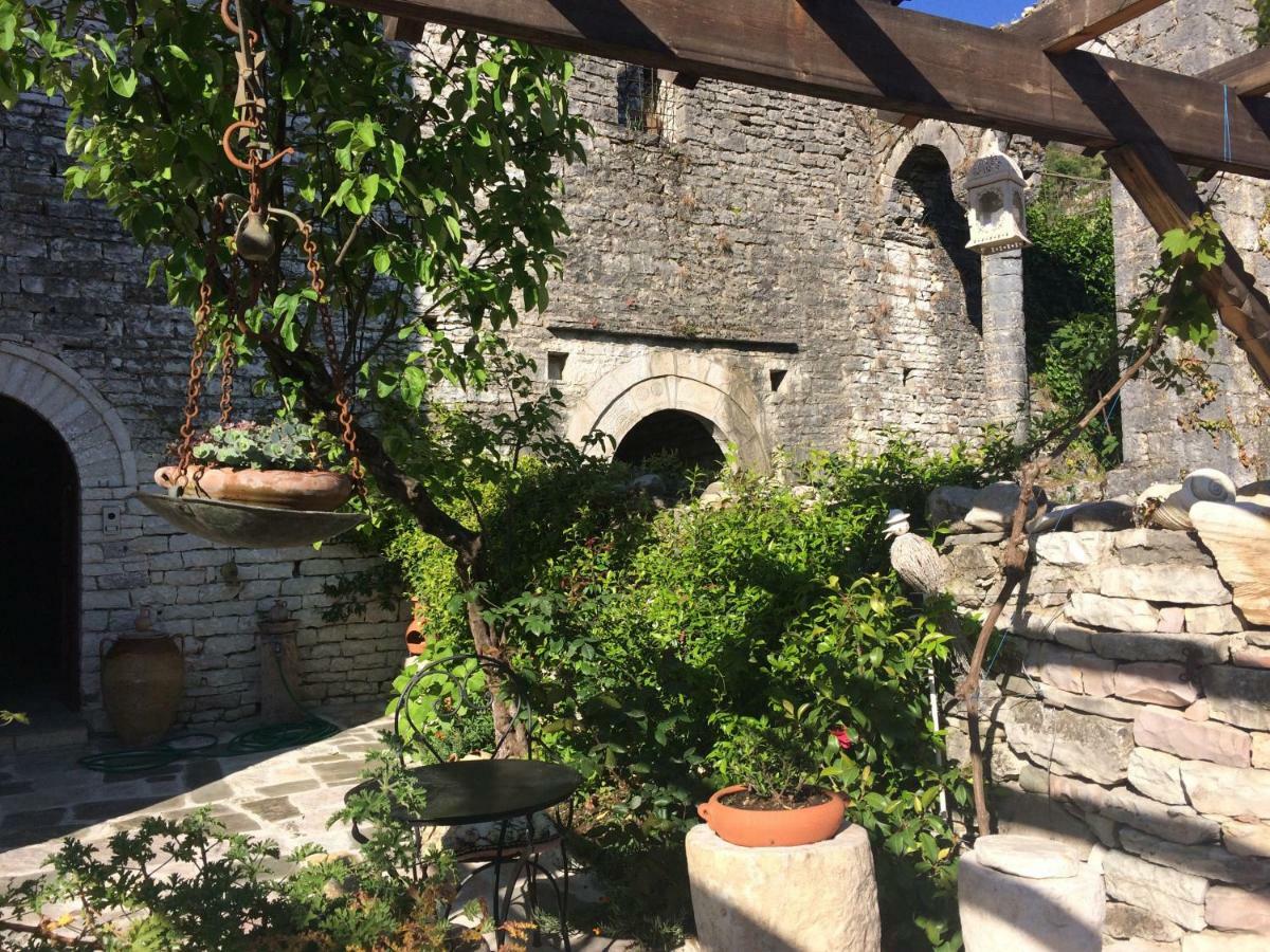 Konaku Guest House Gjirokastër Exterior foto