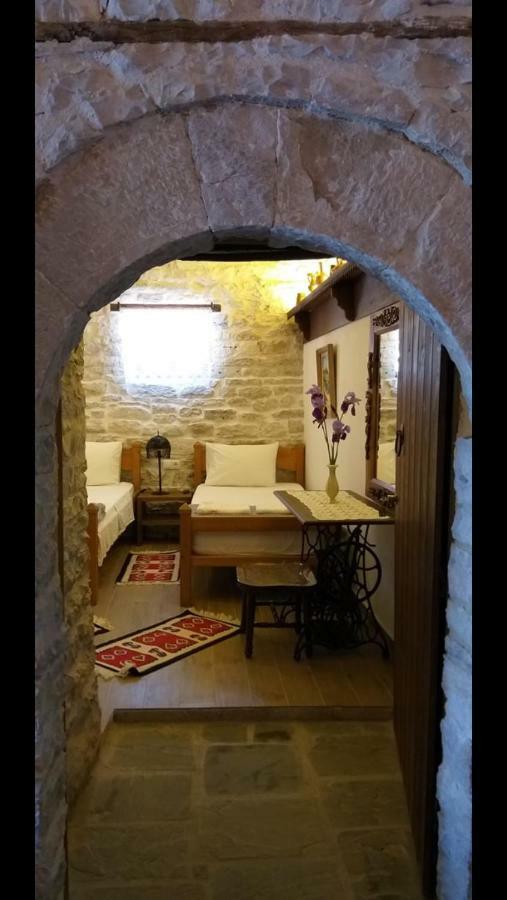 Konaku Guest House Gjirokastër Exterior foto