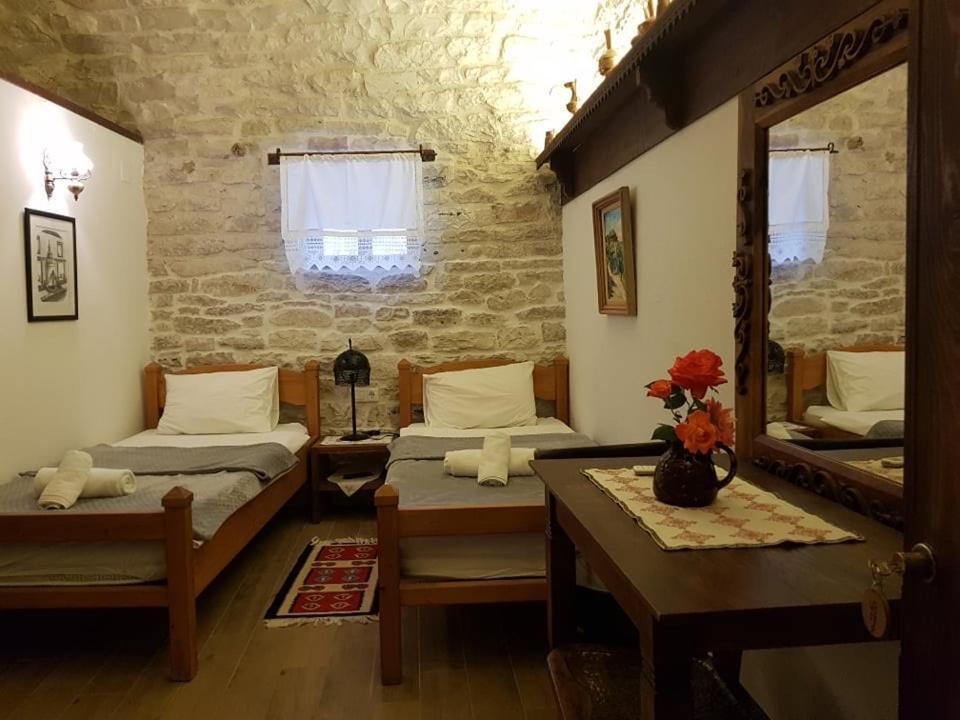 Konaku Guest House Gjirokastër Exterior foto