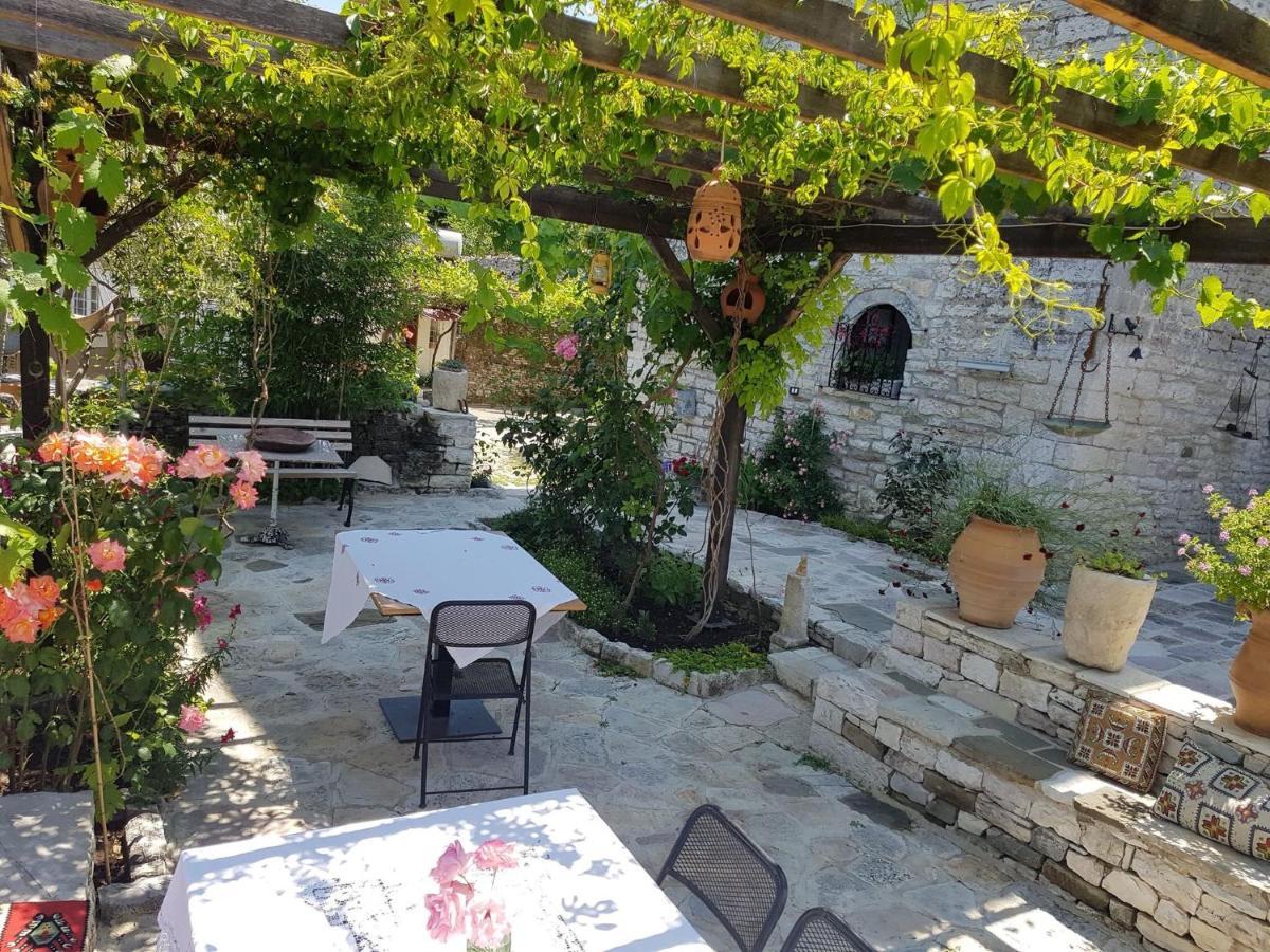 Konaku Guest House Gjirokastër Exterior foto