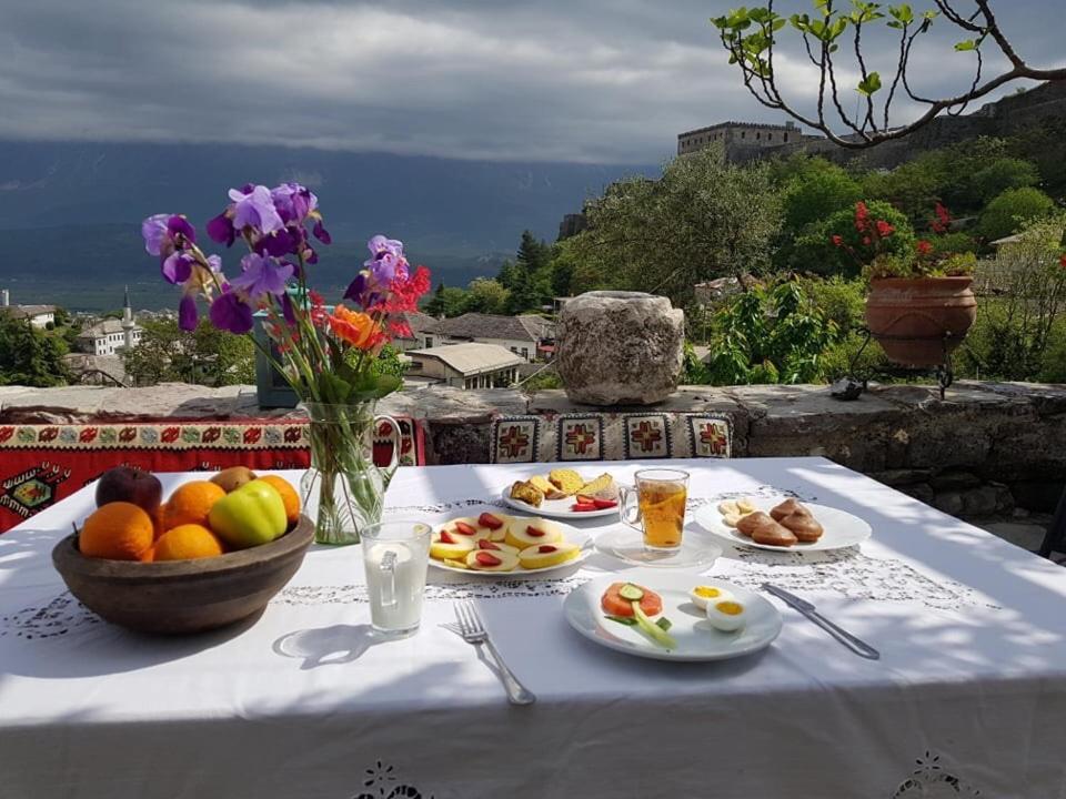 Konaku Guest House Gjirokastër Exterior foto