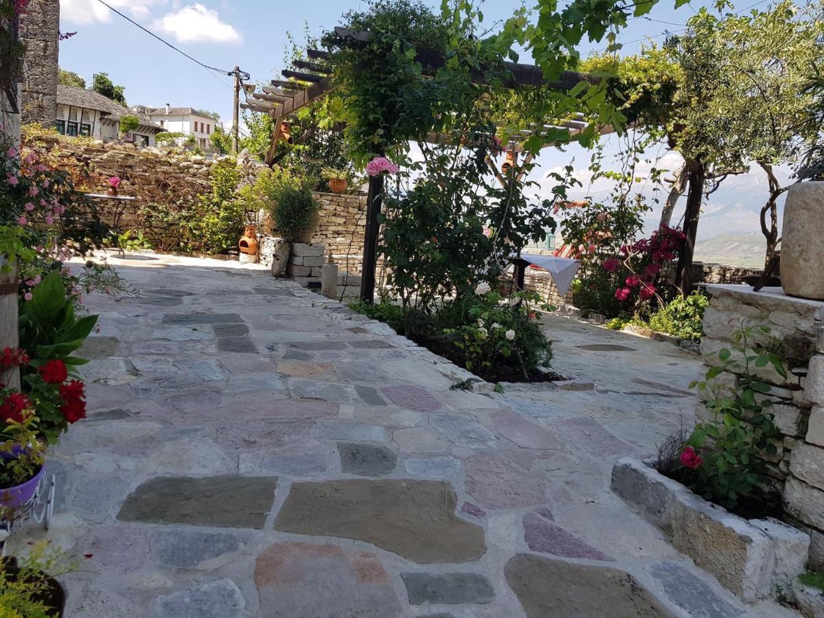 Konaku Guest House Gjirokastër Exterior foto